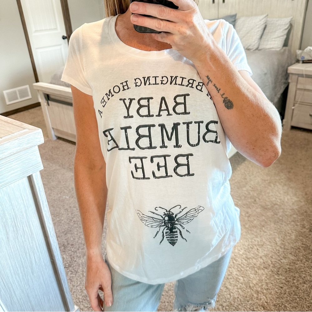 Bloom Maternity White Short Sleeve Bumblebee Tee Size Small
